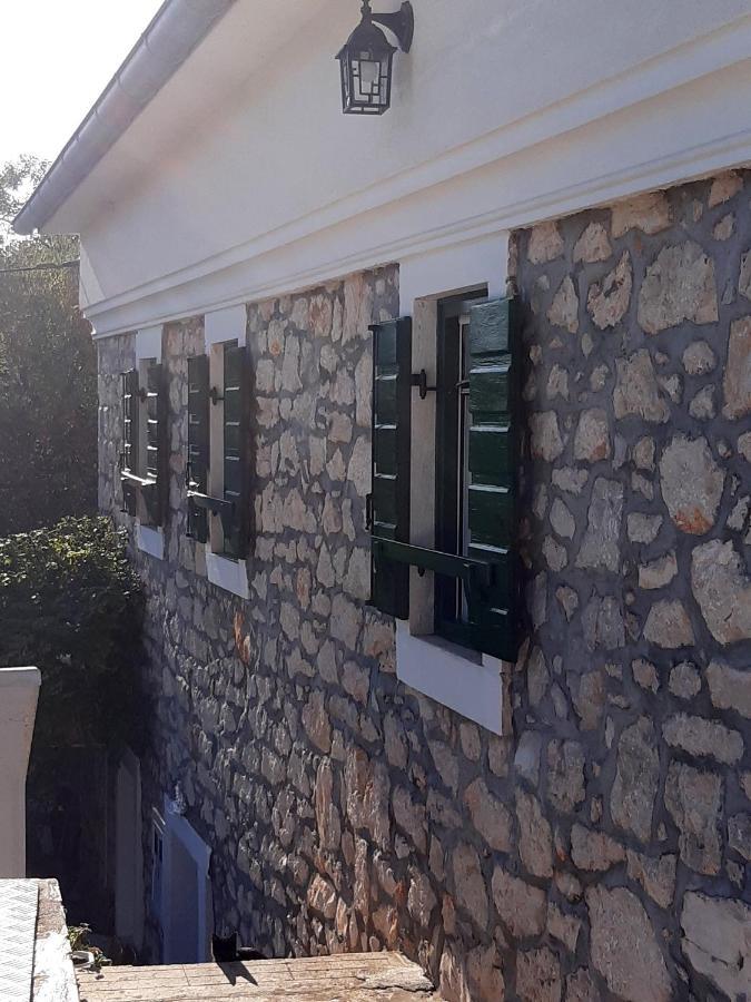 Apartments With A Parking Space Lukoran Exterior foto