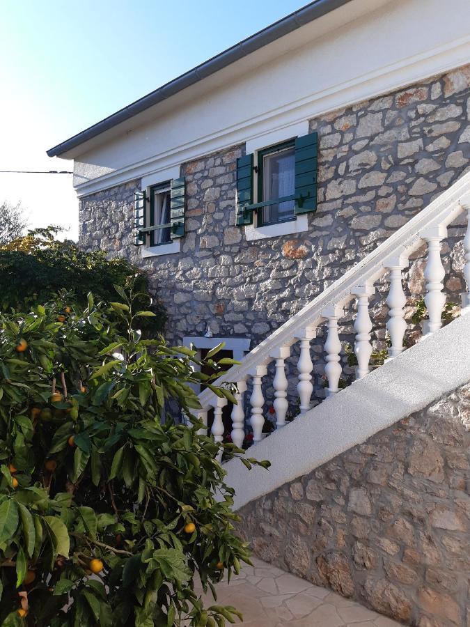 Apartments With A Parking Space Lukoran Exterior foto